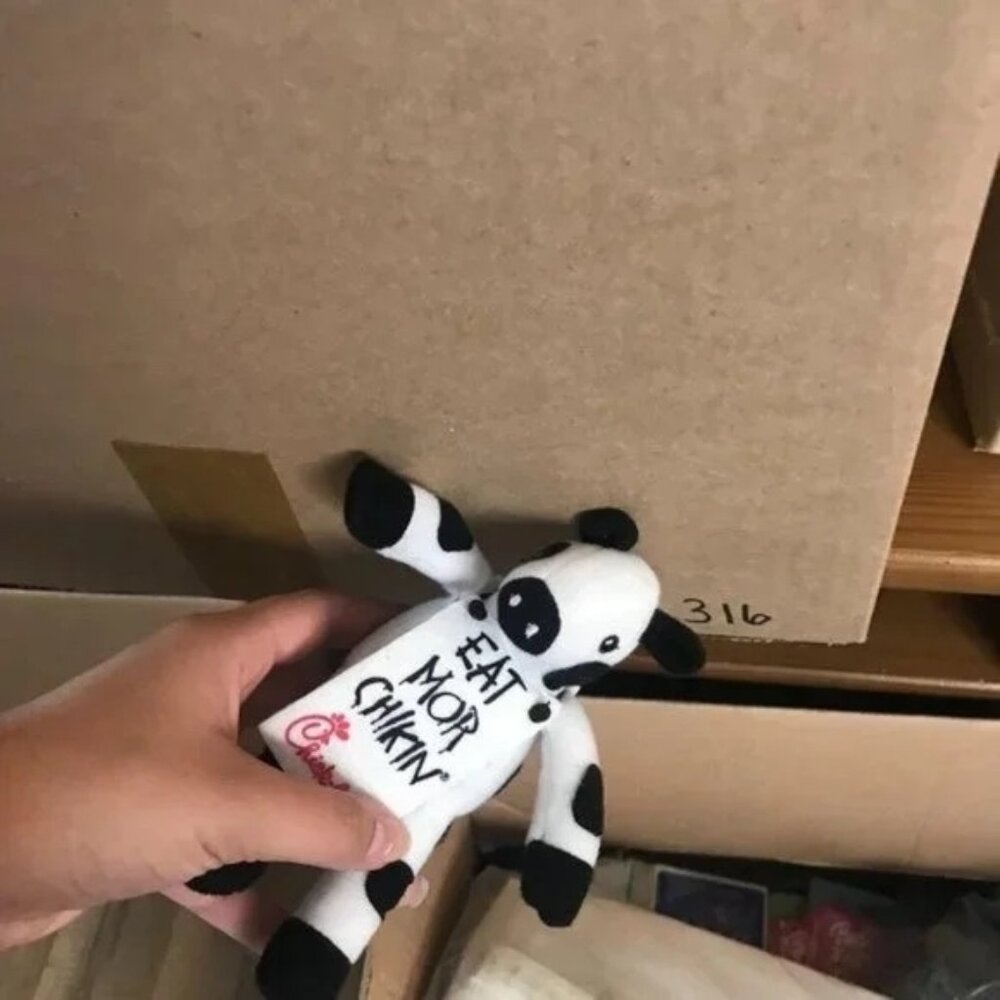 Chick-Fil-A Eat Mor chikin Plush cow toy 7" Black & White